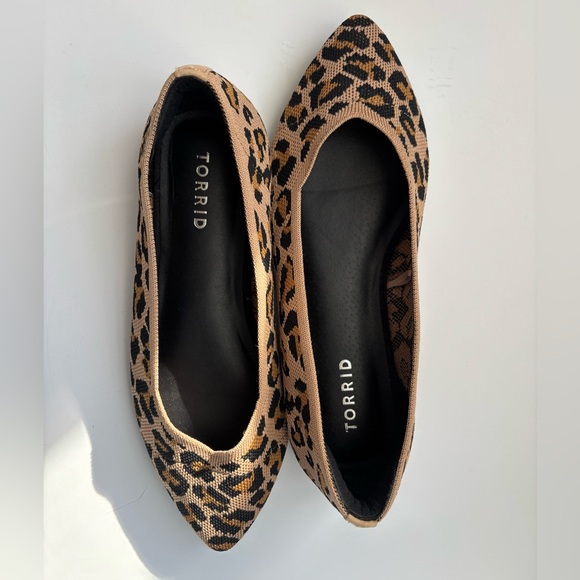 Torrid Leopard Stretch Fabric Pointed Toe Ballet Flats Size 9 Wide - Picture 3 of 10
